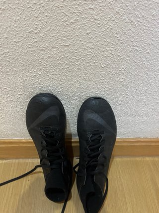 Botas de fútbol para césped negras