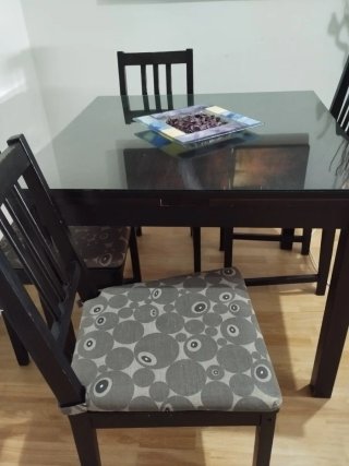 Mesa de comedor extensible de cristal y madera