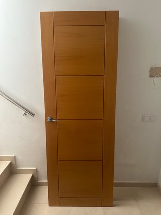 Puerta de madera interior