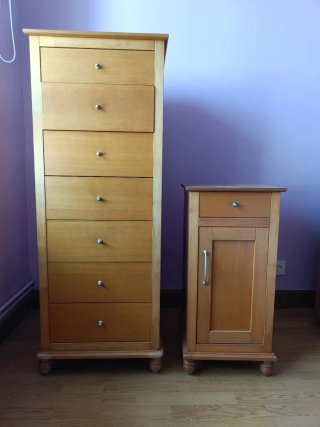 Cómoda alta de madera