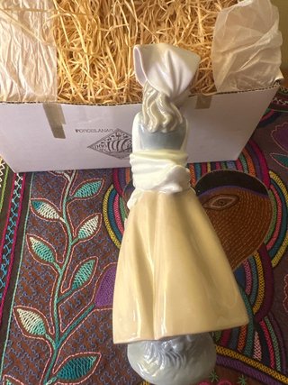 Lladro Jovencita airosa N. 237