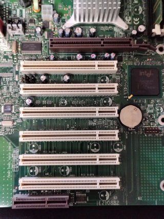 Placa + CPU Pentium 4 + RAM + VGA + HD