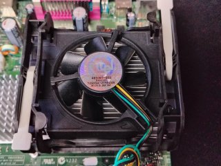 Placa + CPU Pentium 4 + RAM + VGA + HD