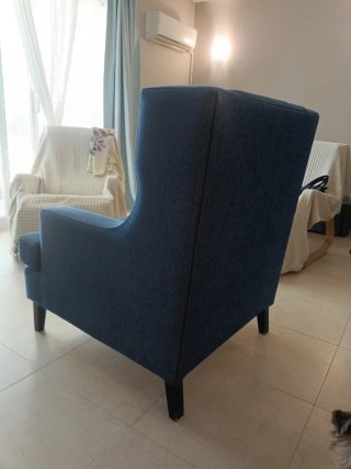 Sillón de tela azul