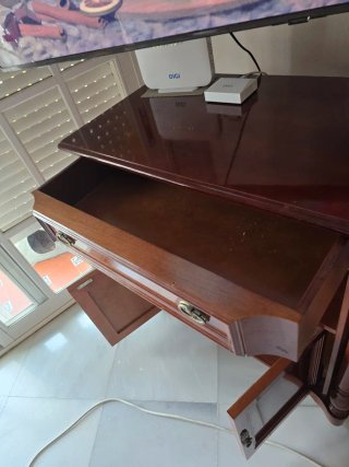 Mesita de salón de madera