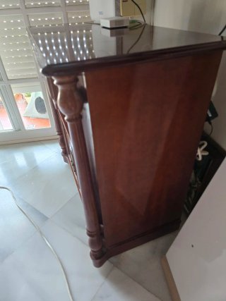 Mesita de salón de madera
