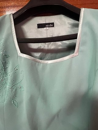 Traje de falda verde