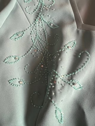 Traje de falda verde