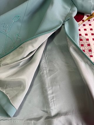 Traje de falda verde
