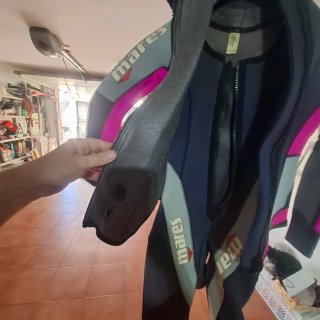 3 Traje de neopreno para buceo.