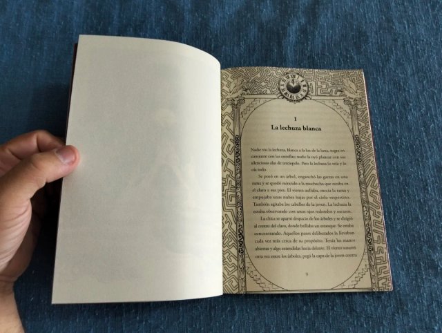 Dentro del laberinto. A. C. H. Smith.