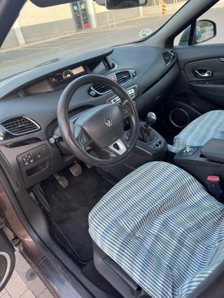 Renault Grand Scenic 2011