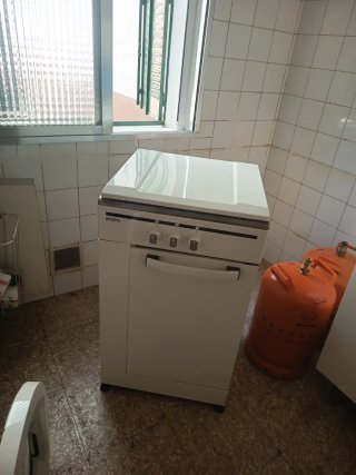 Cocina Rommer 3 fuegos + 2 botellas gas butano
