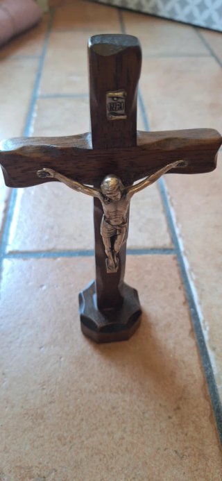 Crocefisso vintage in legno con figura