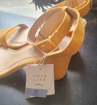 Sandalias sin estrenar