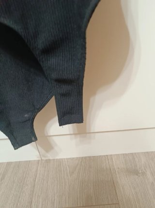 Body canalé Bershka volantes negro Talla M