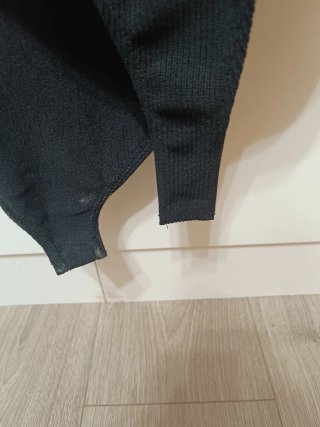 Body canalé Bershka volantes negro Talla M