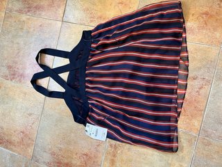 Blusa de rayas azul y roja