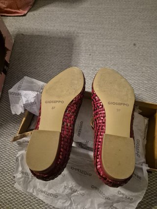 Zapatos Gioseppo rojos tejidos con tira