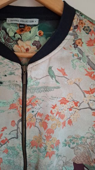 Chaqueta Bomber tela fina.Bershka Talla M