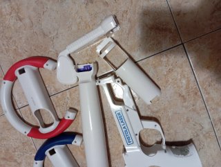 Lote Accesorios Wii: Volantes y Pistola
