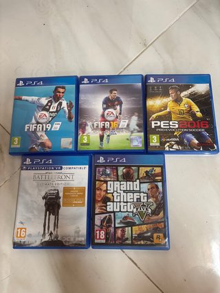 Confezione 5 Giochi PS4: GTA V, FIFA 16 e 19, PES 20...