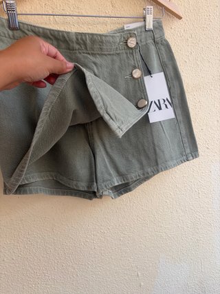 Falda Shorts Zara Verde Botones