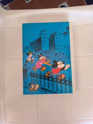 Trilogía de pelis  Walt Disney ( libros- tebeos).