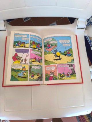 Trilogía de pelis  Walt Disney ( libros- tebeos).