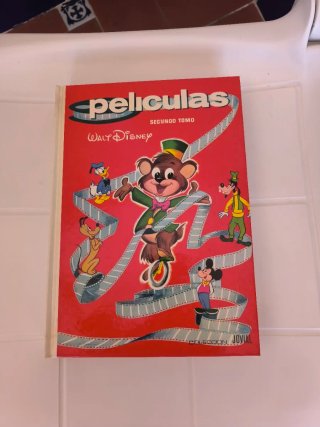 Trilogía de pelis  Walt Disney ( libros- tebeos).
