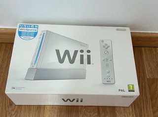 Nintendo Wii Blanca + Caja + 3 Mandos y 8 Juegos