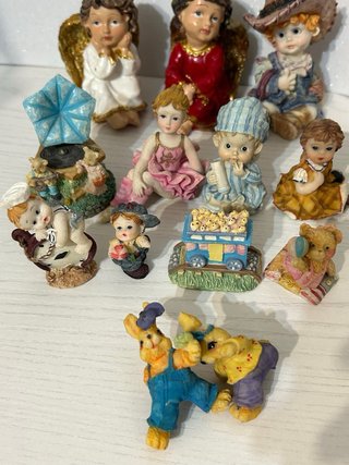 Bomboniere angioletti e personaggi assortiti