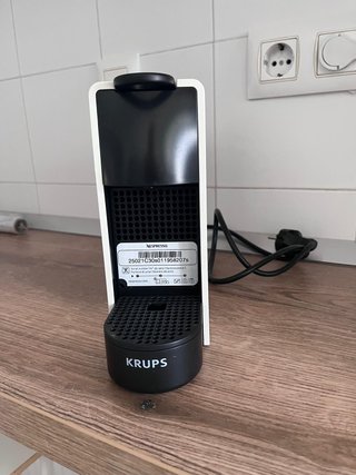 Cafetera Nespresso Essenza Mini Krups