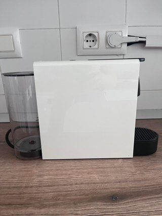 Cafetera Nespresso Essenza Mini Krups