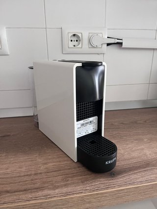 Cafetera Nespresso Essenza Mini Krups