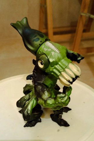 Figura de acción monstruo verde