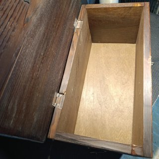 Cofre decorativo estilo medieval de madera