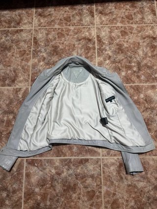 Chaqueta de cuero gris mujer