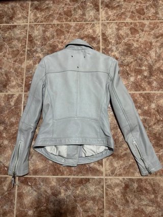 Chaqueta de cuero gris mujer