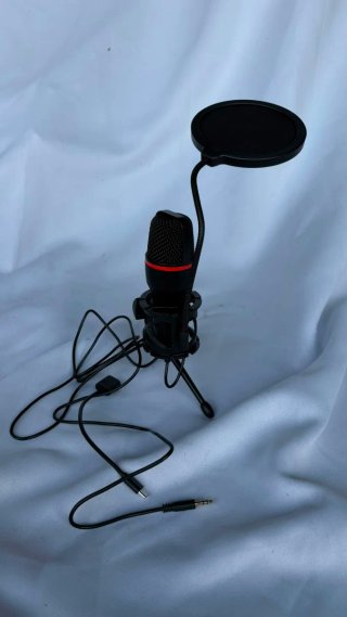 Micrófono Streaming Negro y Verde