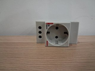 Enchufe Legrand 250V 16A