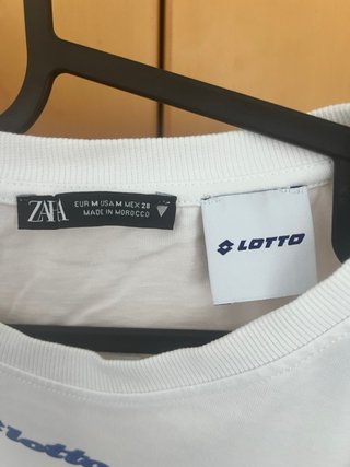 Camiseta Zara Blanca con Abertura Trasera