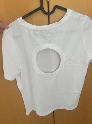 Camiseta Zara Blanca con Abertura Trasera