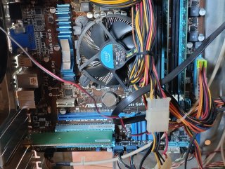 Torre PC ASUS Intel Core i3 4GB RAM 1TB HDD