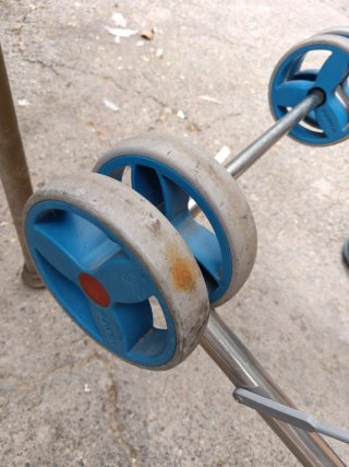 Andador con asiento y ruedas