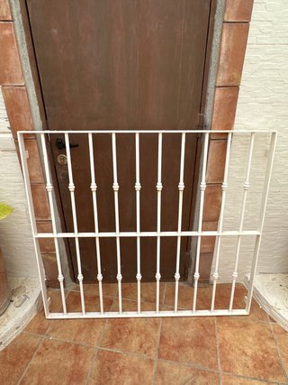 Reja de seguridad blanca