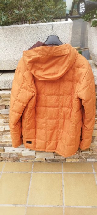Chaqueta Quiksilver con capucha naranja