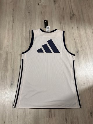 Camiseta Real Madrid Baloncesto Talla XL y reverev
