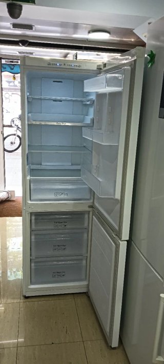 NEVERA COMBI SAMSUNG NO FROST ENERGÍA A+