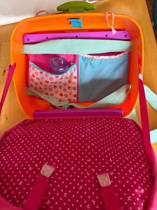 Lote juguetes: Maleta Nenuco, peluche y accesorios